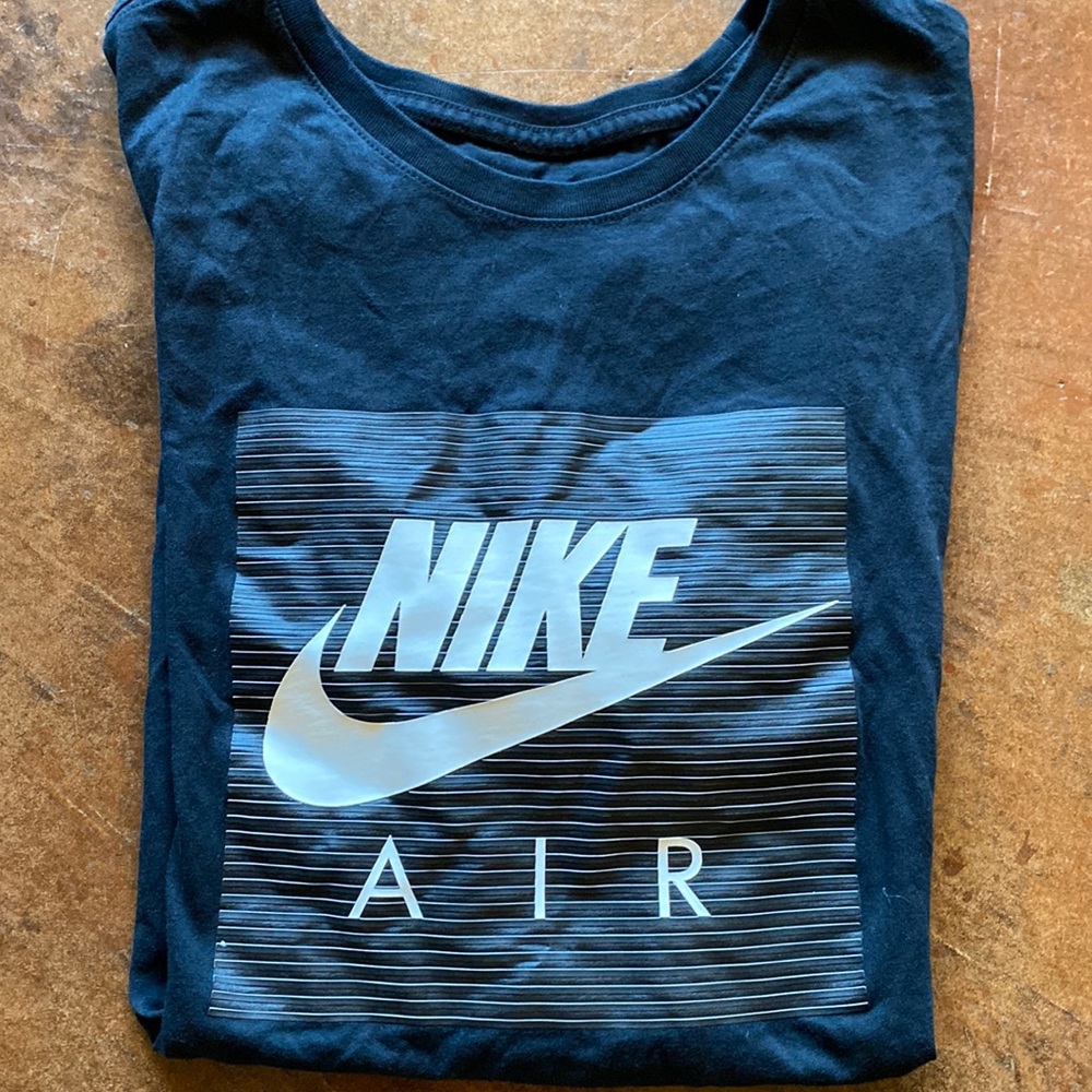 Black mens Nike T-Shirt